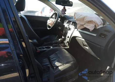 2010 Ford Fusion Hybrid z USA, uszkodzony, nr VIN 3FADP0L39AR195638